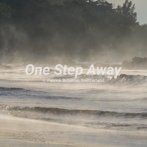 Myanmar - Ngwesaung Beach / Ocean waves at the beach with fog, Meeres Wellen am Strand, Nebel,
