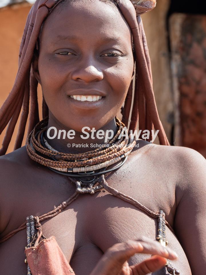 Namibia - Camp Aussicht / Visit Himba village traditional Himba-woman, Besuch Himba Dorf traditionelle Himba-Frau