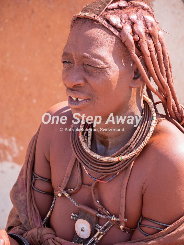 Namibia - Camp Aussicht / Visit Himba village traditional Himba-woman, Besuch Himba Dorf traditionelle Himba-Frau