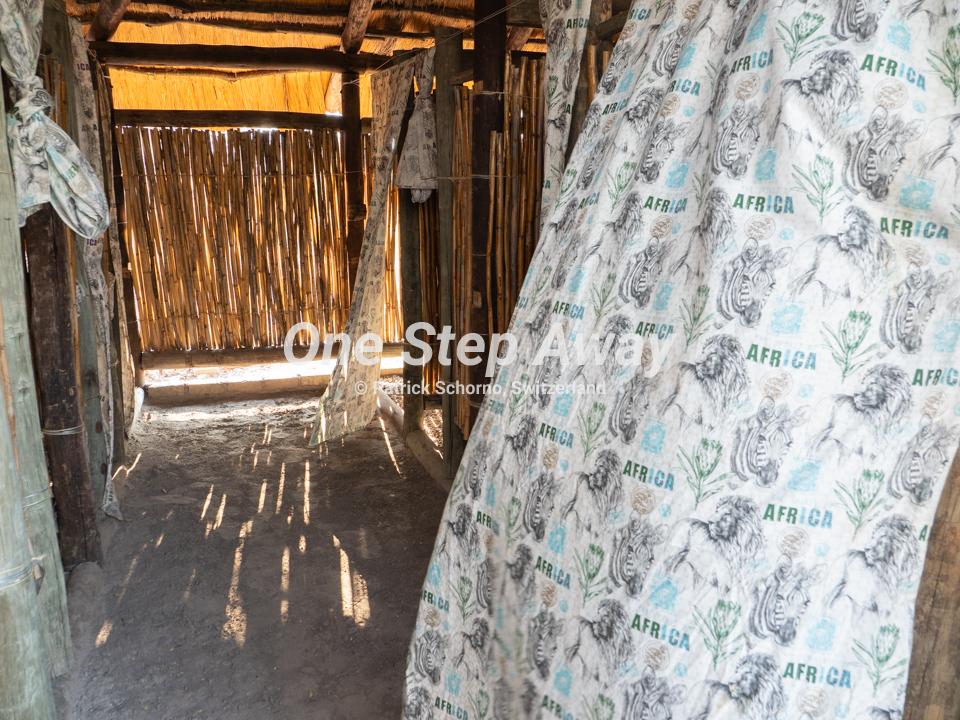Namibia - Tsintsabis / Tree camper camp shower block Africa, Camping Platz Dusche Afrika