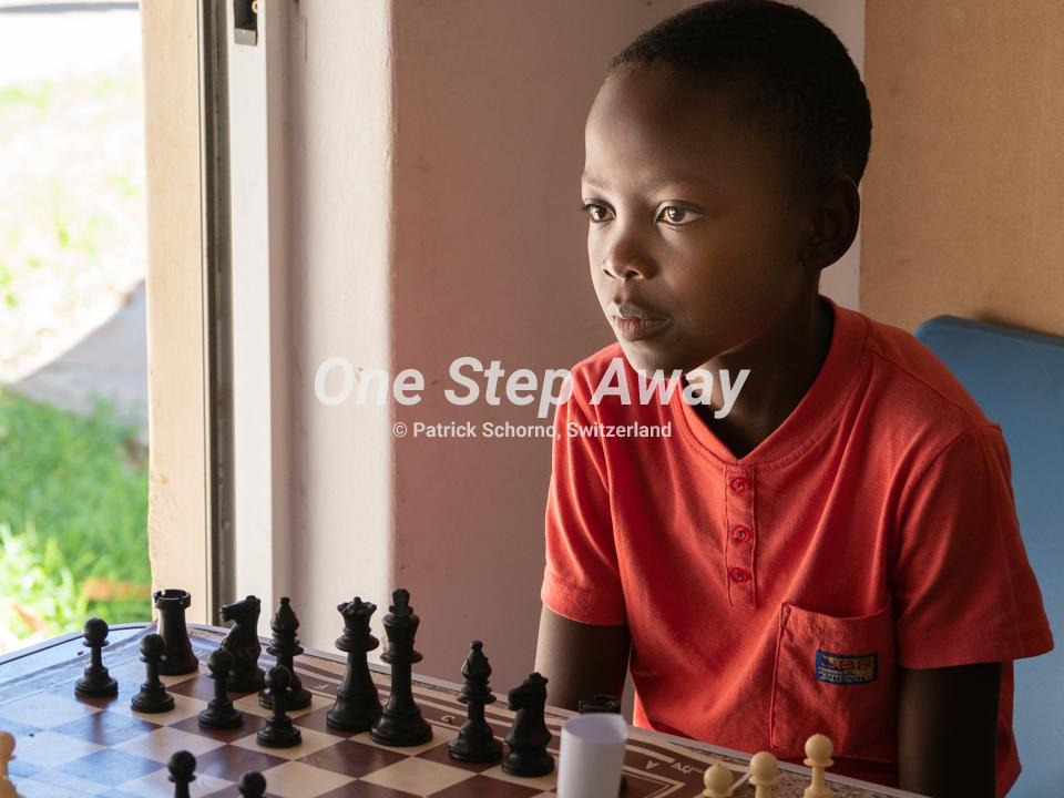 Namibia - Tsumeb / Art Performance Center chess boy, Schach Junge