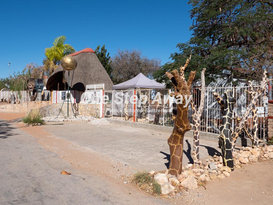 Namibia - Tsumeb / Art Performance Center entry gate, Eingangstor
